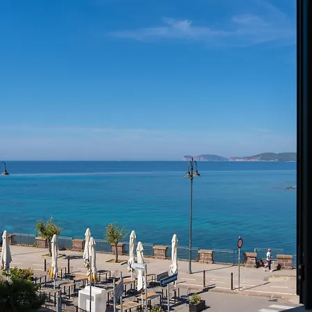 Waterfront Marghe شقة *