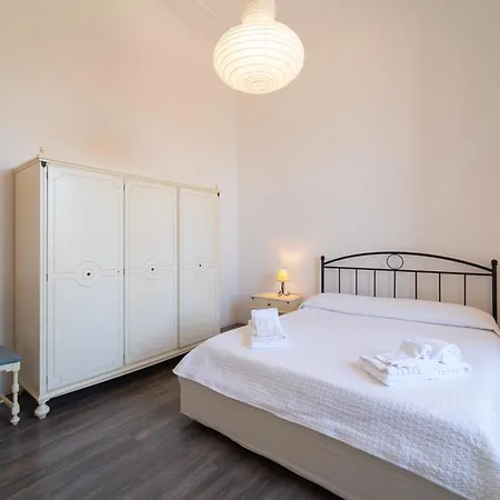 Apartment Waterfront Marghe *