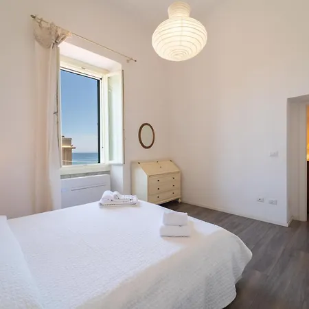 Apartment Waterfront Marghe *